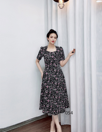 Đầm xòe lụa mango màu đen đính nút bọc - D054