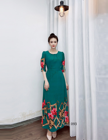Đầm maxi màu xanh hoa canh chân - D093