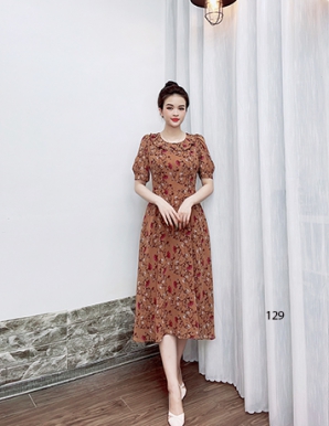 Đầm xòe voan cổ sen bèo nền nâu hoa hồng - D129