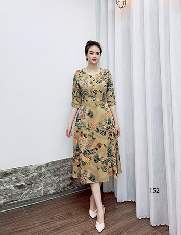 Đầm xòe lụa mango cổ trụ xẻ V màu vàng - D152