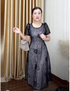 Đầm ren xòe dự tiệc màu đen lót da - D174