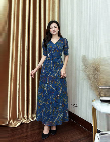Đầm maxi họa tiết móc xích màu xanh - D194