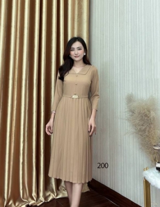 Đầm xòe dập ly tay dài màu nude - D200