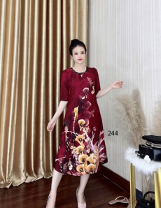 Đầm suông lụa mango màu đỏ canh hoa - D244
