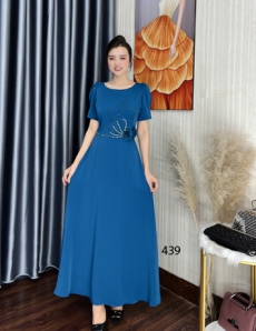Đầm lụa dạ hội đính cườm eo màu xanh - D439