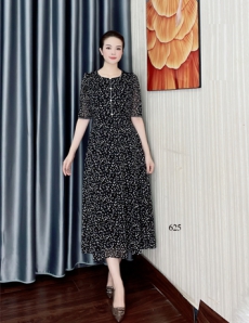  Đầm xòe voan chấm bi nhí ngực đính nút  - D625