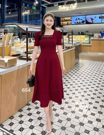 Đầm xòe ngực xếp ly đính ngọc màu đỏ- D654
