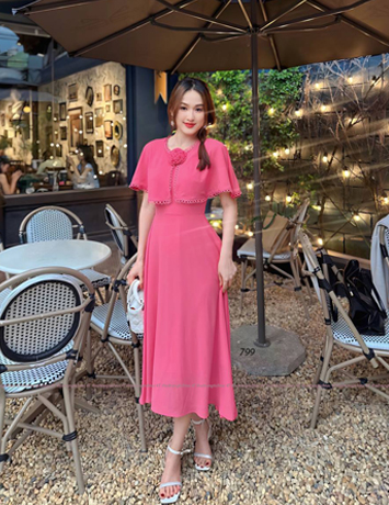 Đầm xòe choàng vai viền ren đính hoa màu hồng dâu - D799