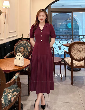 Đâm xòe nhẹ cổ sam chân váy dập ly màu đỏ trầu- D810