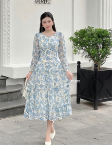 Đầm xòe nhẹ tay dài chân bèo tầng nền trắng hoa xanh - D822