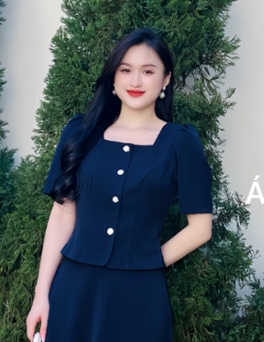 Áo cổ vuông màu xanh đen - E049