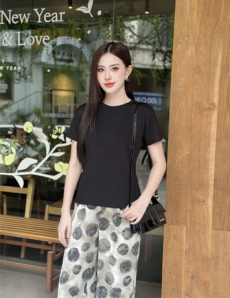 Áo thun tăm cổ tròn tay ngắn màu Đen - E264