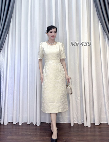Đầm body suông Gấm Tapta vân đá màu vàng - E439