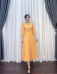 Đầm xòe tay lỡ chân dập ly màu Vàng - E483