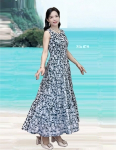 Đầm voan tầng sát tay nền màu Xanh - E678