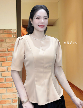 Áo kiểu đính ngọc ở cổ Màu Nude- E825