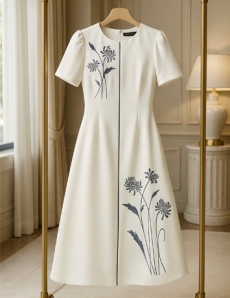 Đầm suông màu Trắng thêu hoa Xám - E985