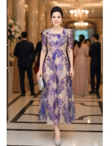 Đầm ren cổ vuông màu Màu da hoa tím - E993