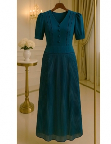 Đầm Dập ly viền ren cổ tim màu Đỏ - E996