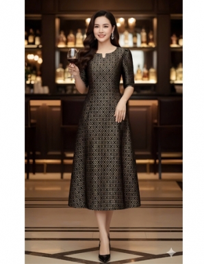 Đầm body suông gấm màu đen họa tiết hoa vàng - F137