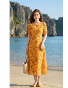 Đầm xòe cổ tròn tay nhún màu vàng hoa hồng tím - F233