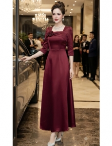 Đầm Lụa maxi cổ vuông màu đỏ - F374