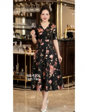 Đầm thun cotton in hoa cổ tim màu đen - F420