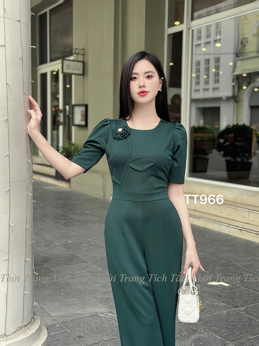 Jumpsuit dinh hoa thu cong co tron mau xanh d966 2