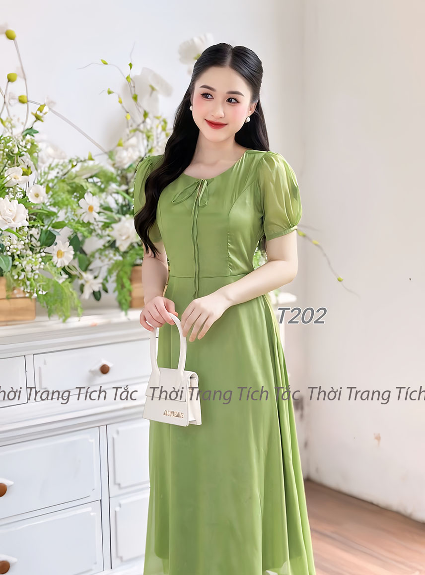 Dam xoe voan to uot co cot no mau xanh com e202 1
