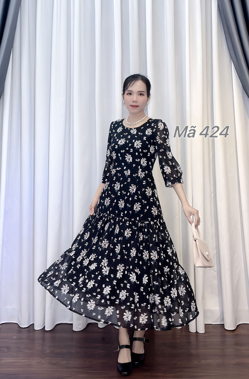 Dam xoe nhe chan beo nen den hoa nhi e424 7