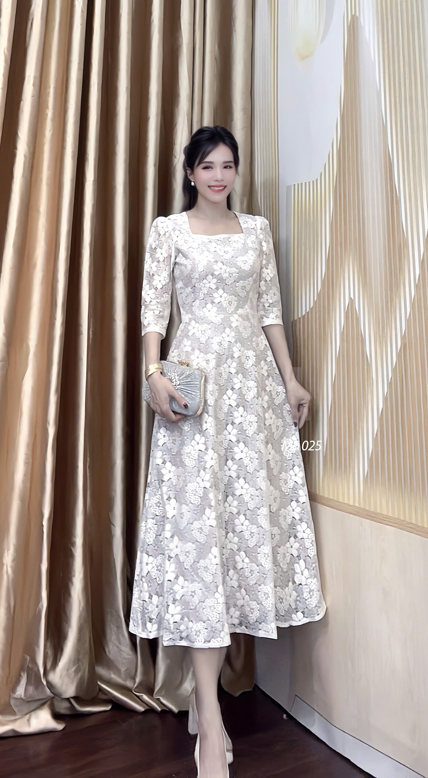 Dam ren xoe co vuong mau kem f025 4