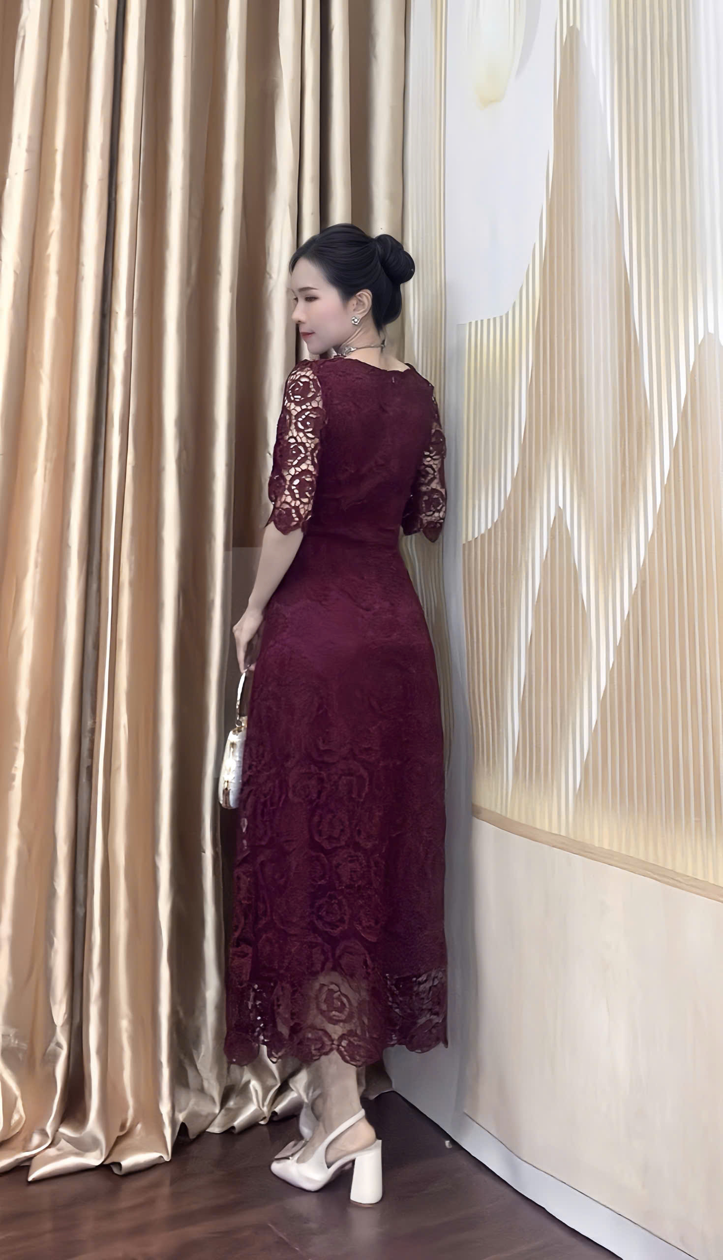 Dam ren noi co vuong mau do man f029 7