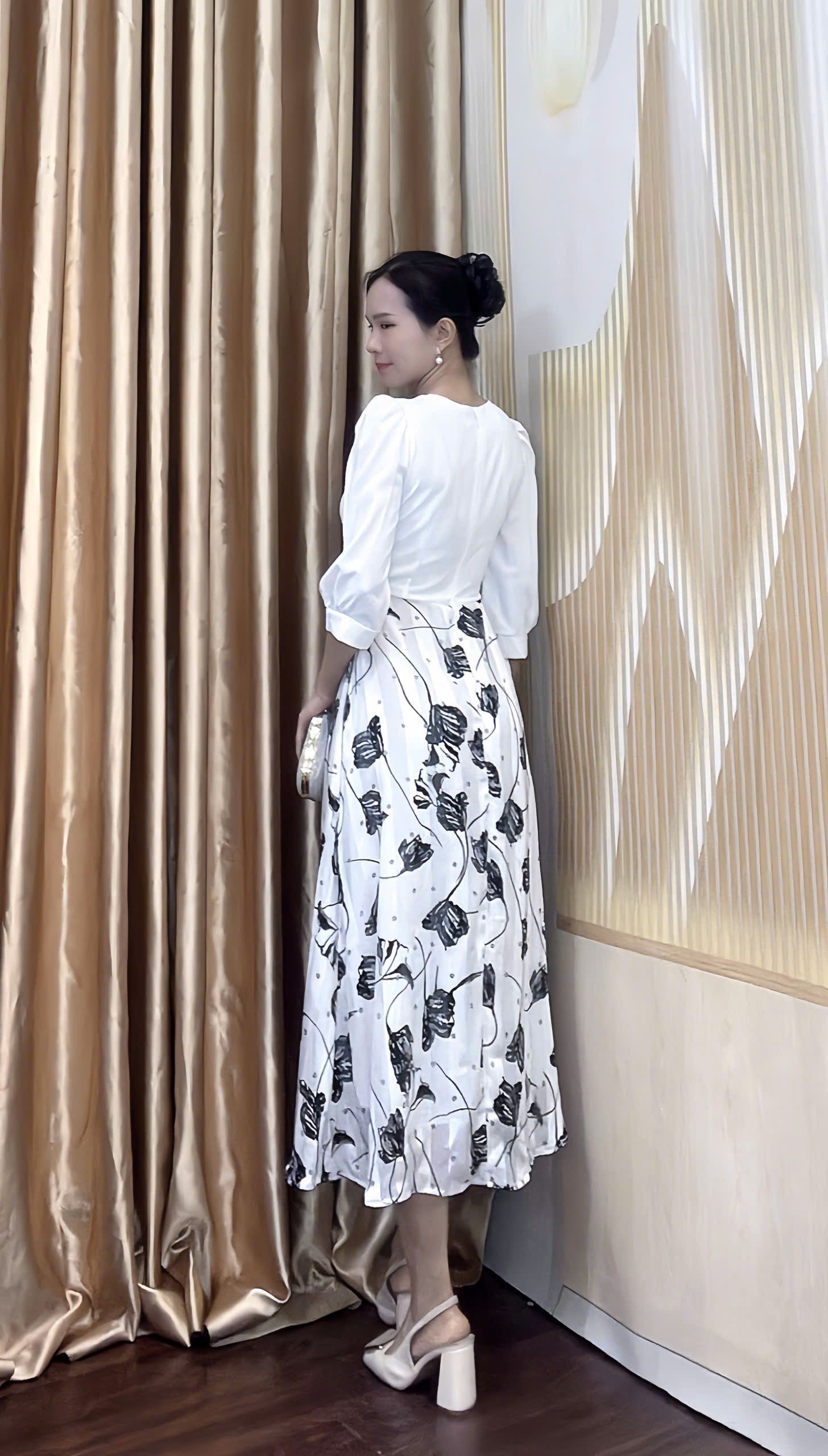 Dam phoi ao den chan vay tam soc f033 5