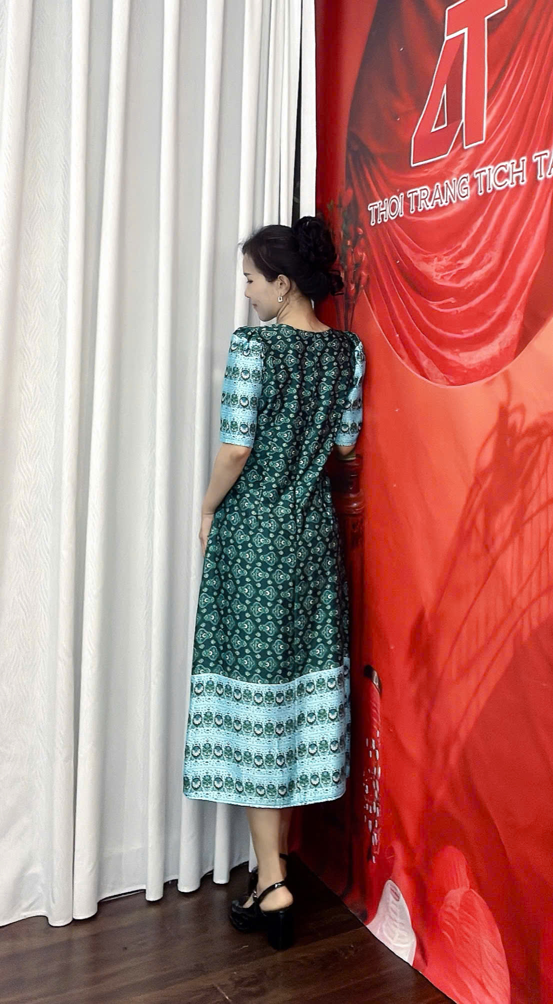 Dam xuong hoa tiet tho cam mau xanh ve chai f160 1