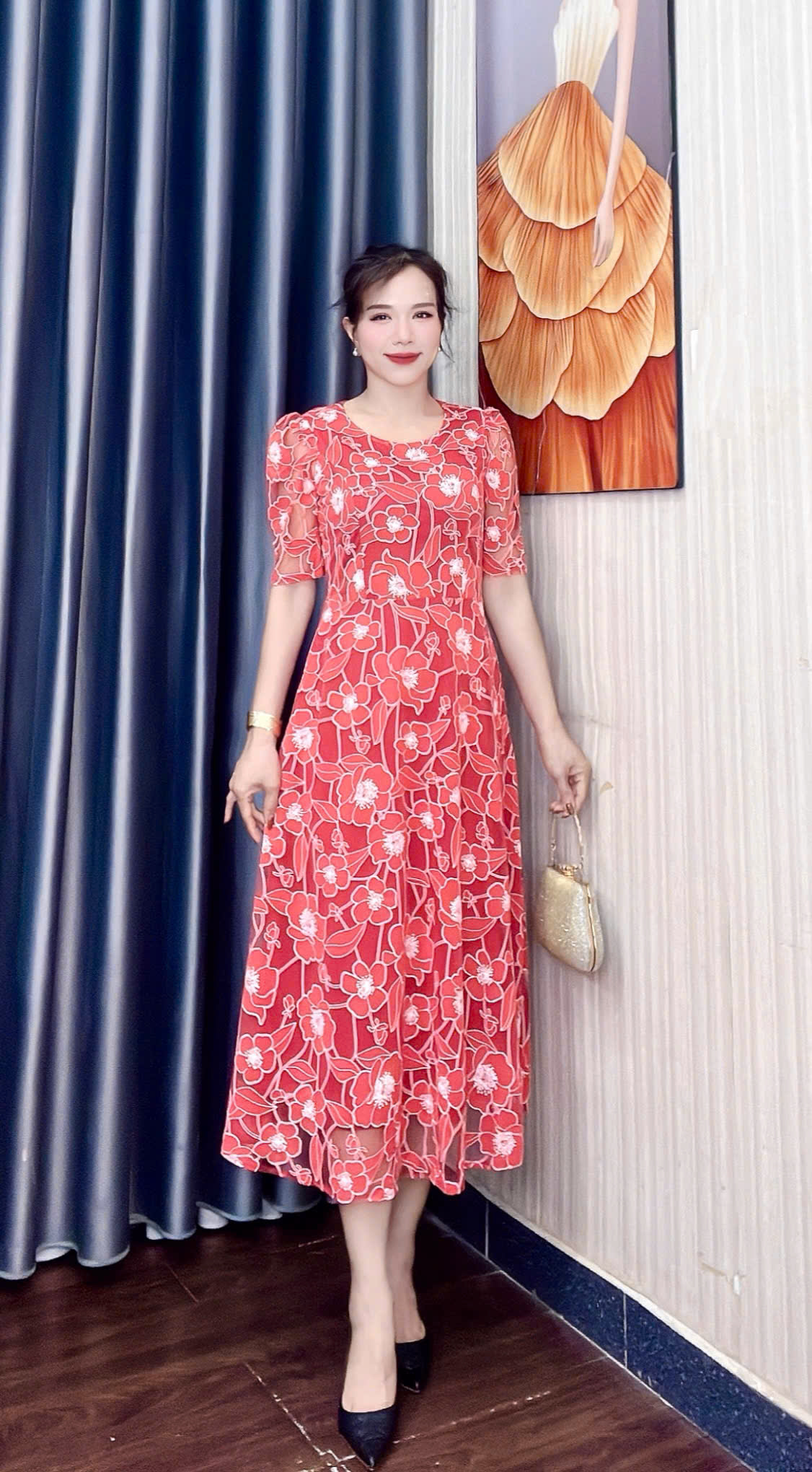 Dam ren luoi ep hoa hoa tiet van noi mau do f214 3