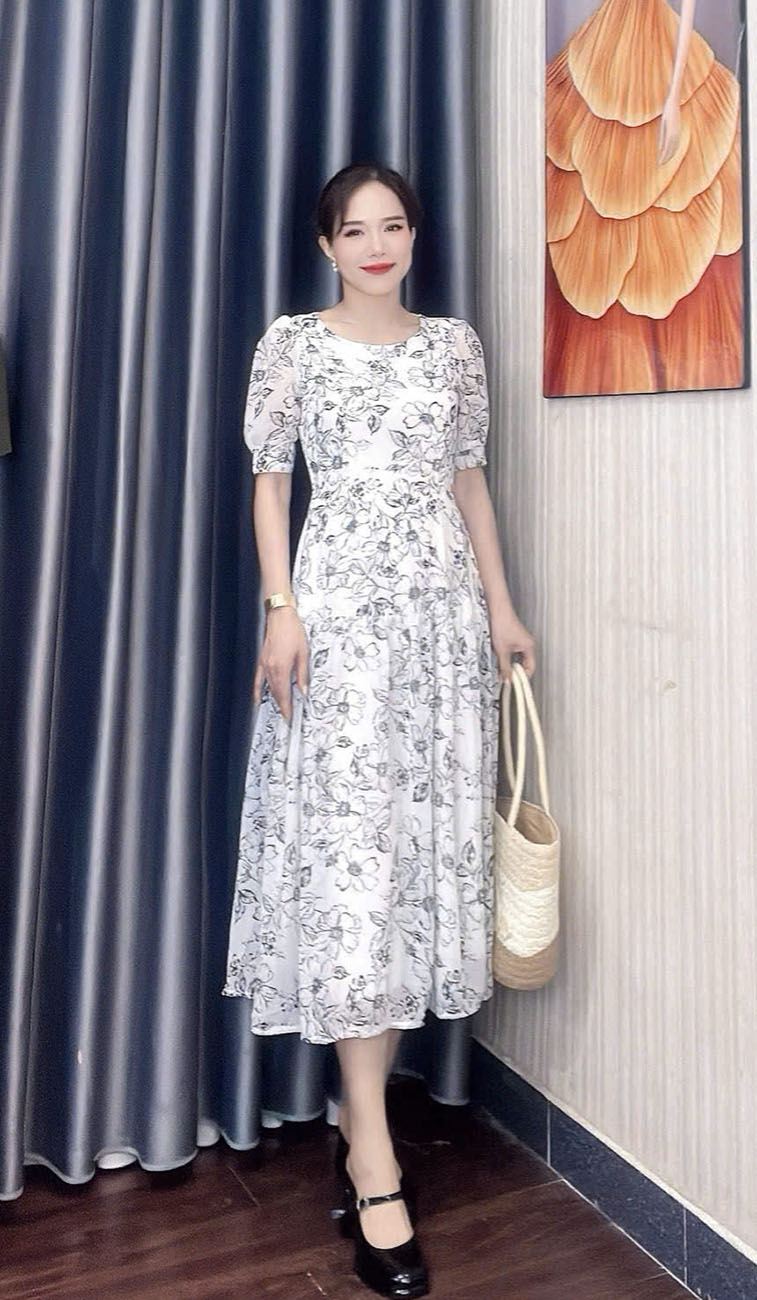 Dam voan co tron tang xoe mau trang f267-trang